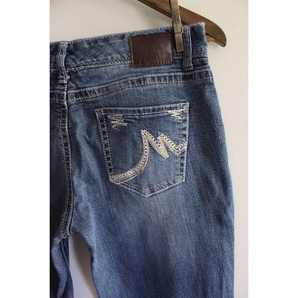 Maurices Medium Wash Boot Cut Jeans 9/10 REG Preowned - Picture 5 of 9
